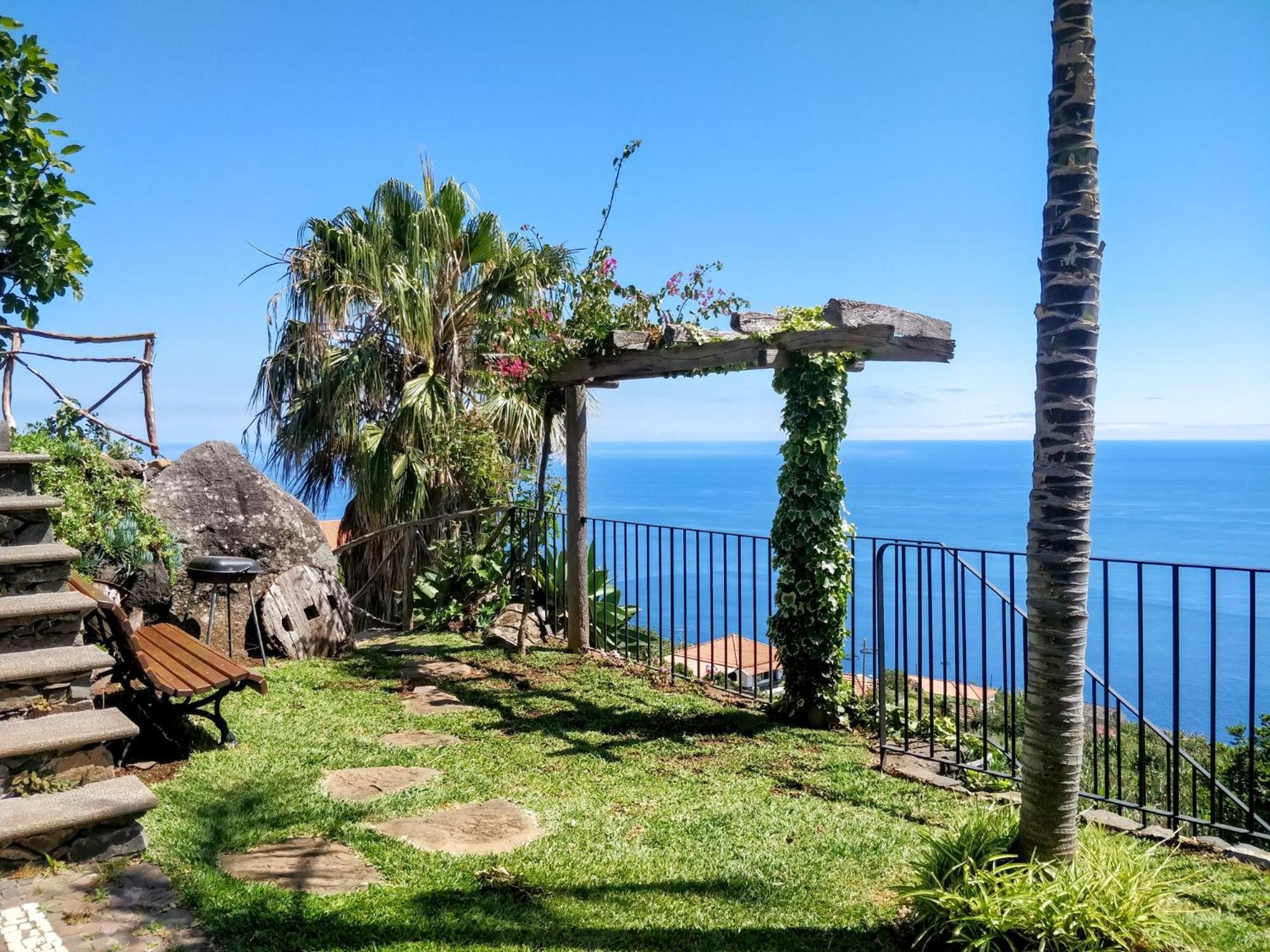 Calhau Grande Hotel Arco da Calheta  Exterior photo